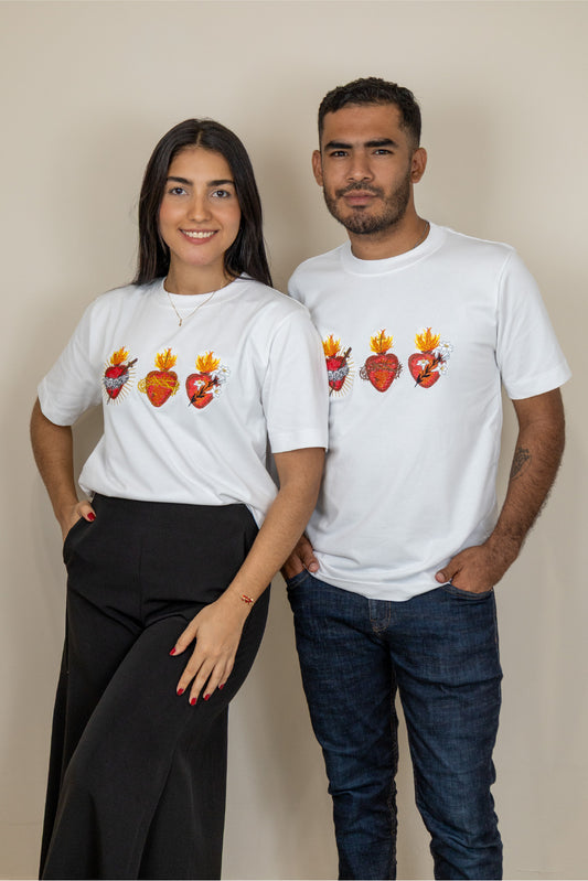 CAMISETA BORDADA: TRES CORAZONES SAGRADOS