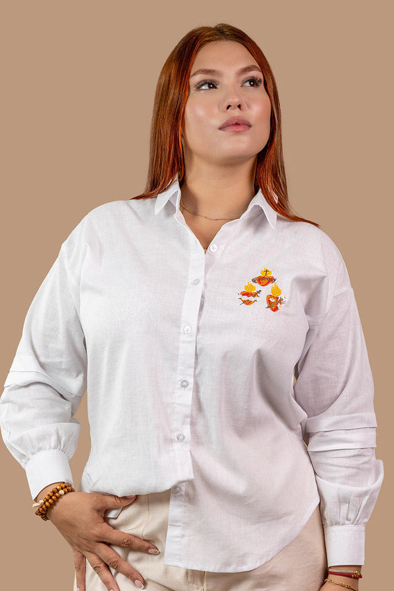 CAMISA BORDADA : TRES CORAZONES SAGRADOS