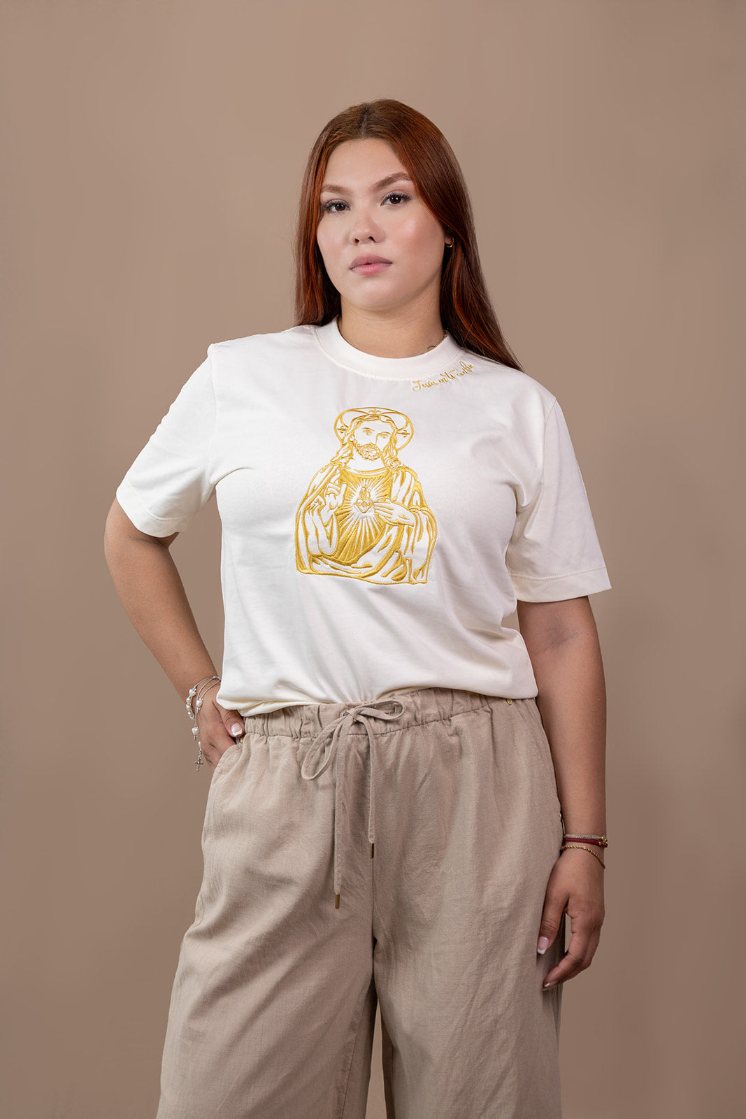 CAMISETA BORDADA:  SAGRADO CORAZÒN DE JESUS