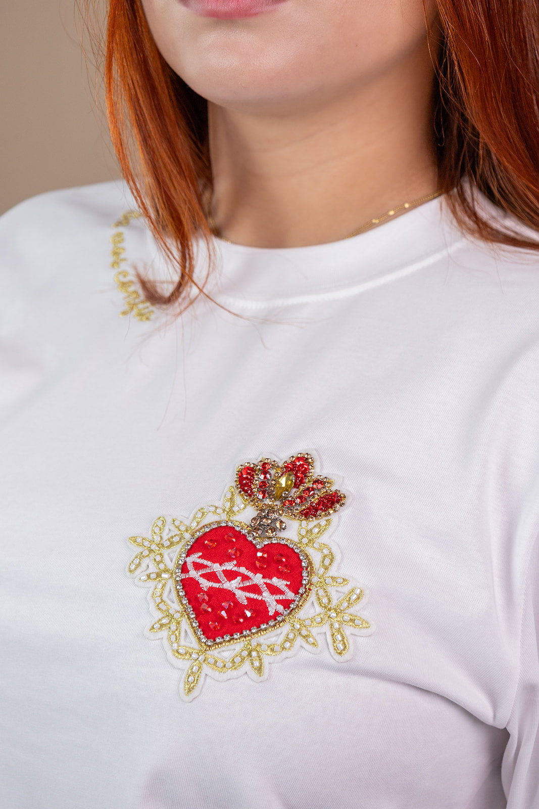 CAMISETA APLIQUE CORAZÒN DE JESÙS ❤️