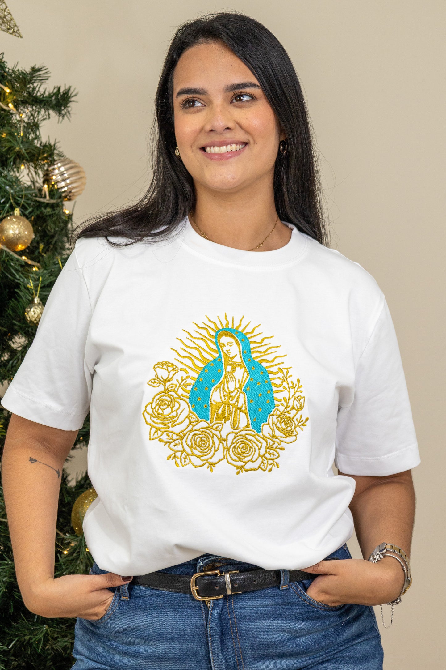CAMISETA BORDADA: VIRGEN DE GUADALUPE